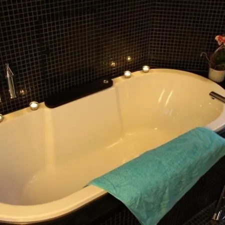 Hochwertige Designerwohnung Im Denkmalgeschuetztem Wasserturm *