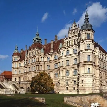 Hochwertige Designerwohnung Im Denkmalgeschuetztem Wasserturm Güstrow